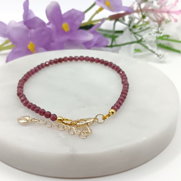 Minimalist Bracelet with Natural Garnet - Picture 12 of 13